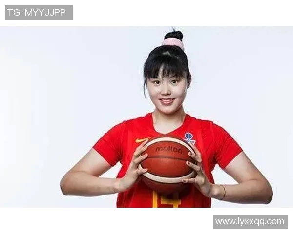 李月汝庆祝26岁生日社交媒体分享甜美笑容与祝福瞬间